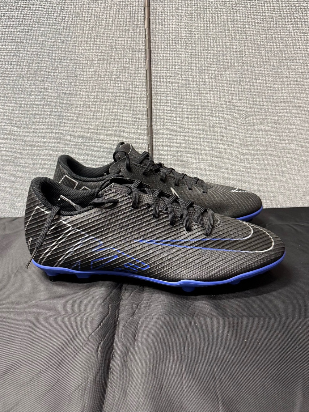 Nike  Black & Blue Soccer Cleats